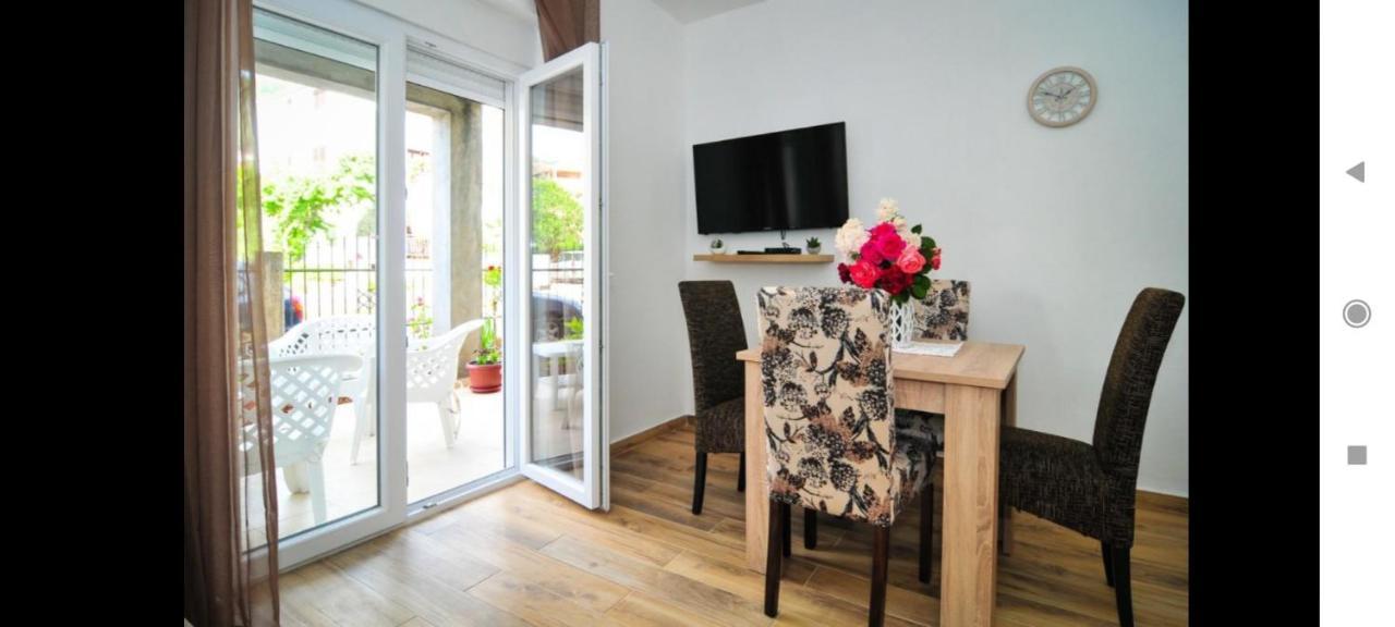 Apartmani Bekonja ティヴァト エクステリア 写真