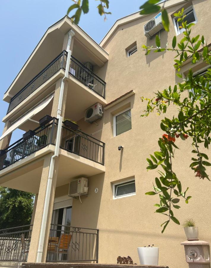 Apartmani Bekonja ティヴァト エクステリア 写真