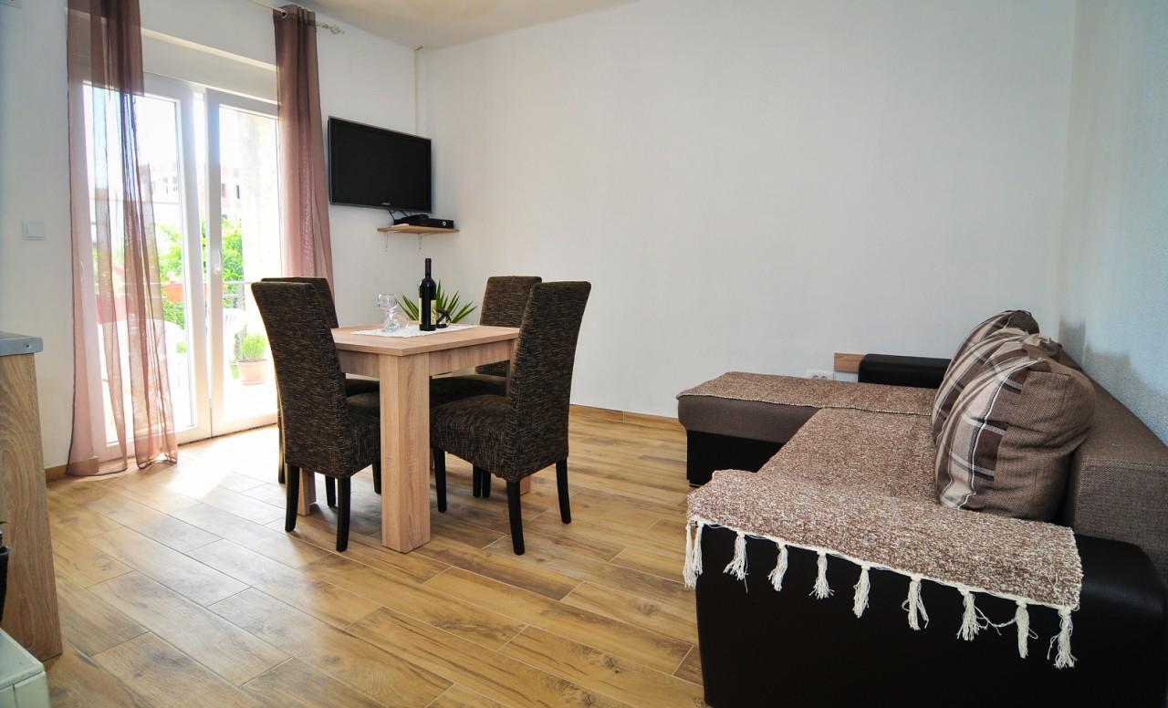 Apartmani Bekonja ティヴァト エクステリア 写真